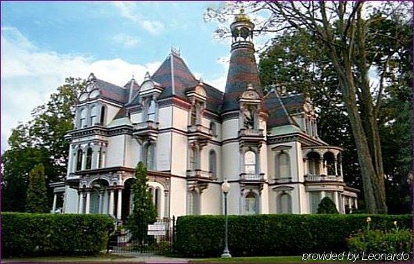 Batcheller Mansion Alojamento de Acomodação e Pequeno-almoço